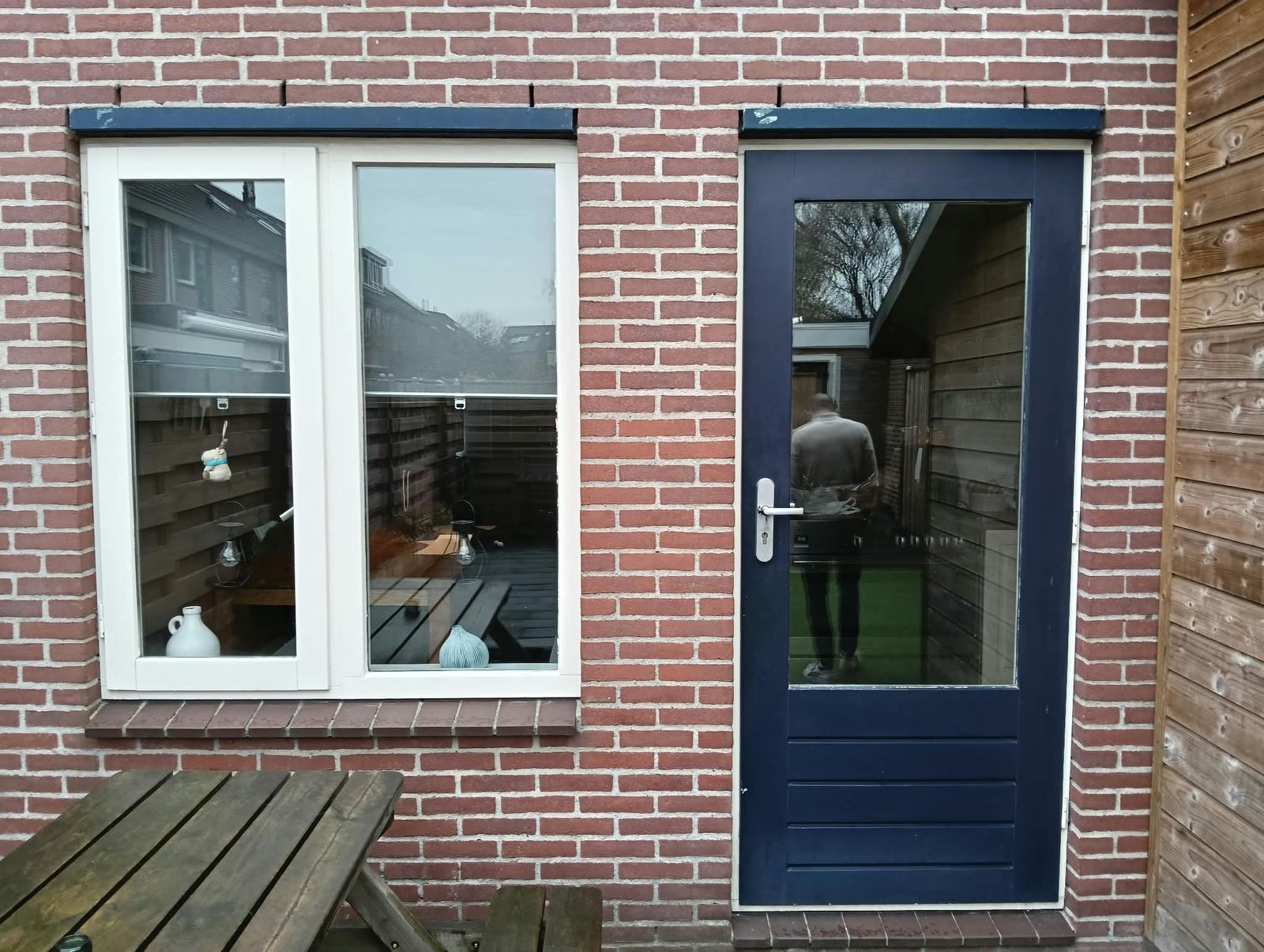 Nieuwe achterdeur en raamkozijn